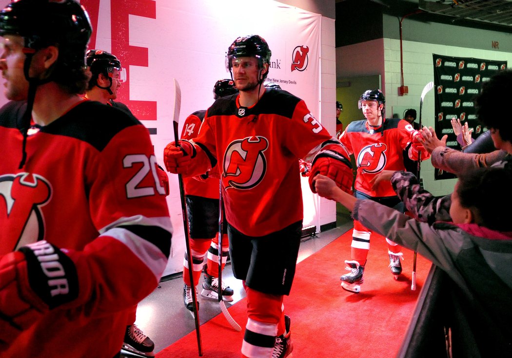 Pavel Zacha působí stabilně v NHL, hraje za New Jersey Devils