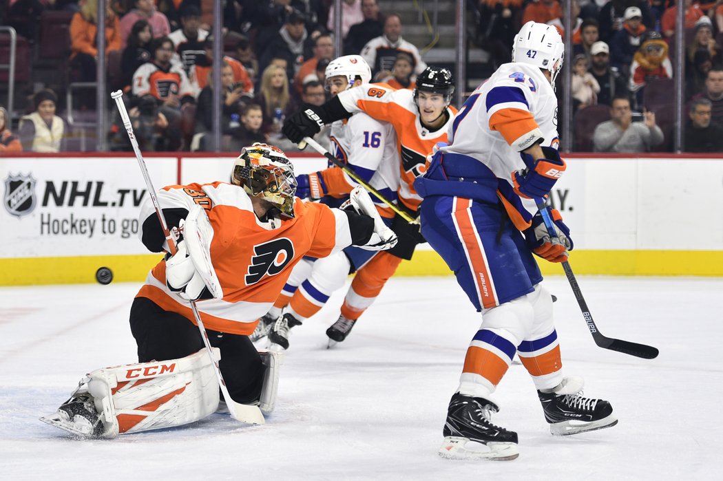Michalu Neuvirthovi návrat do NHL nevyšel, od střelců New Yorku Islanders dostal šest gólů