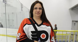 Žiju pro Flyers! "Fanatická fanynka" žene Jágra a spol. za Stanley Cupem