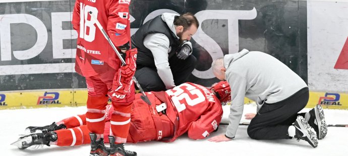 ONLINE: Pardubice - Třinec 2:1. Emoce i fauly. Radil vrátil domácím vedení