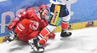 ONLINE: Pardubice - Třinec 0:0. Emoce a vyloučení, Marinčin odešel do šatny