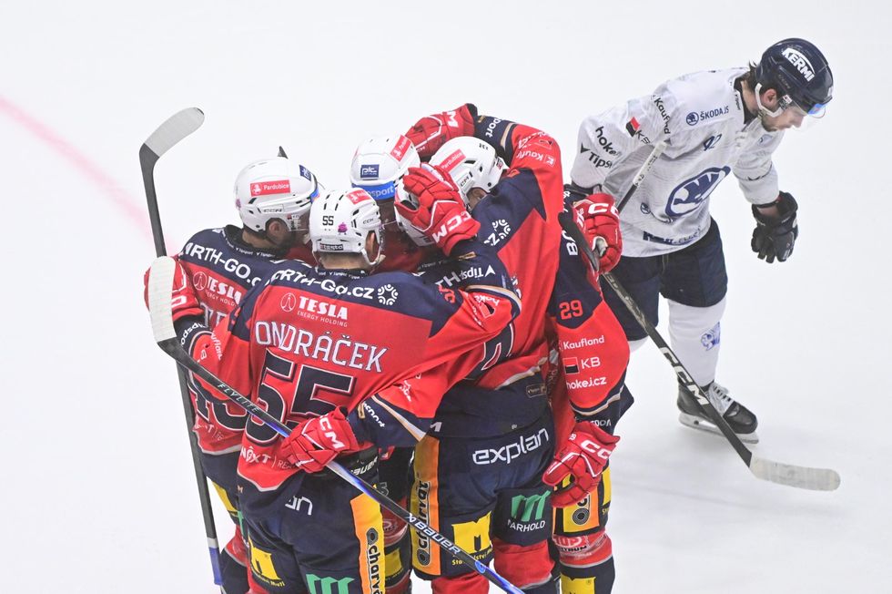 Pardubice porazily Plzeň, rekordní výhra Třince. Kladno padlo po nájezdech, slaví Kometa Pardubice porazily Plzeň, rekordní výhra Třince. Kladno padlo po nájezdech, slaví Kometa
