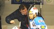 Bývalý reprezentační obránce Jaroslav Špaček momentálně trénuje v Plzni obránce a týmu pomáhá na střídačce. Naganský šampion připustil, že je možný jeho start přímo na ledě