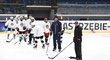 Když doma nemůžou trénovat ani hrát, našli hokejoví mládežníci z českých klubů útočiště v polském Jastrzebie