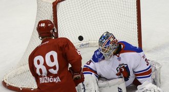 Slavia si vyšlápla na hvězdy KHL, Lev v generálce prohrál 1:3