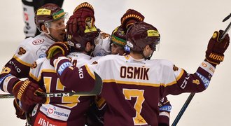 Jihlava vede první hokejovou ligu už o osm bodů, Vsetín je třetí
