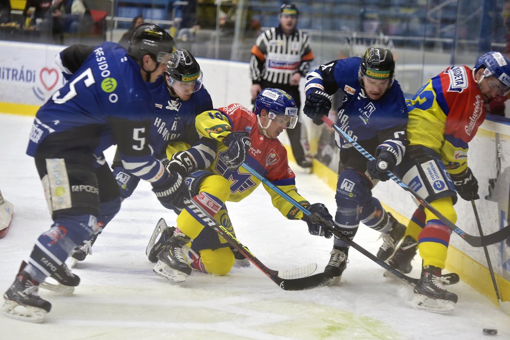 Hokejisté Havířova se navzdory nepříznivé situaci probojovali do play off, ve kterém navíc trápí favorizované České Budějovice.