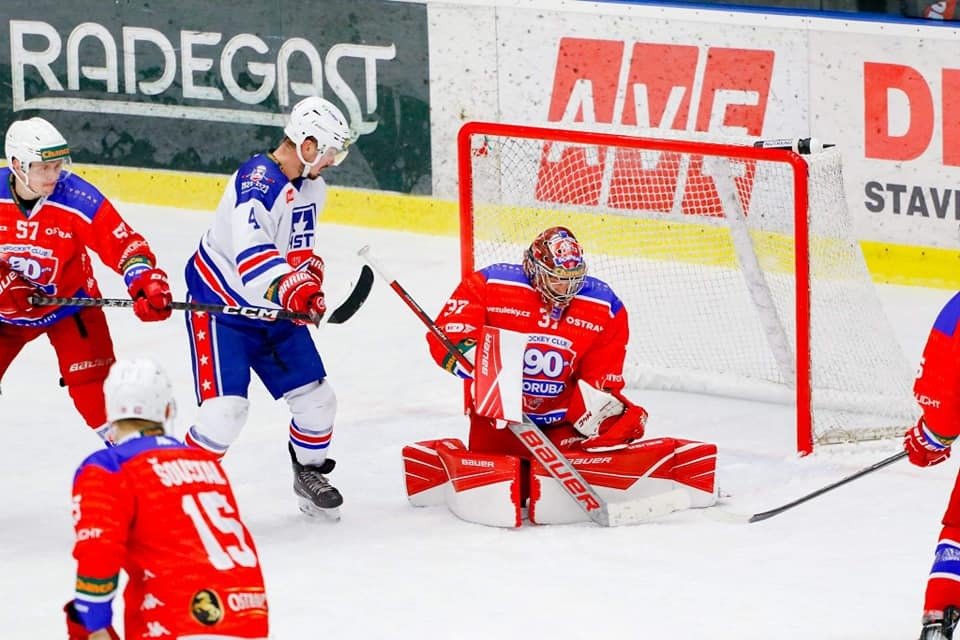 Třebíčští hokejisté v zápase proti Porubě