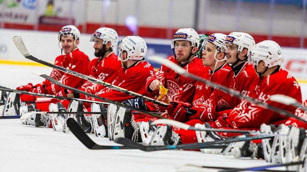 Hokejisté Slavie dál vévodí Maxa lize