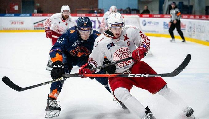 Slavia přes prohru s Litoměřicemi vede první ligu, Jihlava skolila Třebíč Slavia přes prohru s Litoměřicemi vede první ligu, Jihlava skolila Třebíč