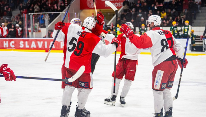 Slavia ve šlágru skolila Vsetín a nadále vede Maxa ligu. Slaví Jihlava i Zlín Slavia ve šlágru skolila Vsetín a nadále vede Maxa ligu. Slaví Jihlava i Zlín