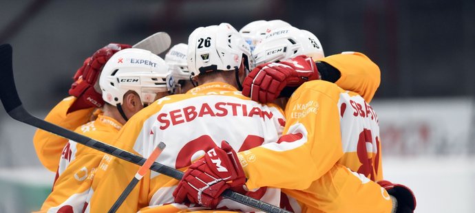 Hokejisté Slavie nastoupili do utkání první ligy ve speciálních dresech na podporu odchovance Sebastiana Weitze
