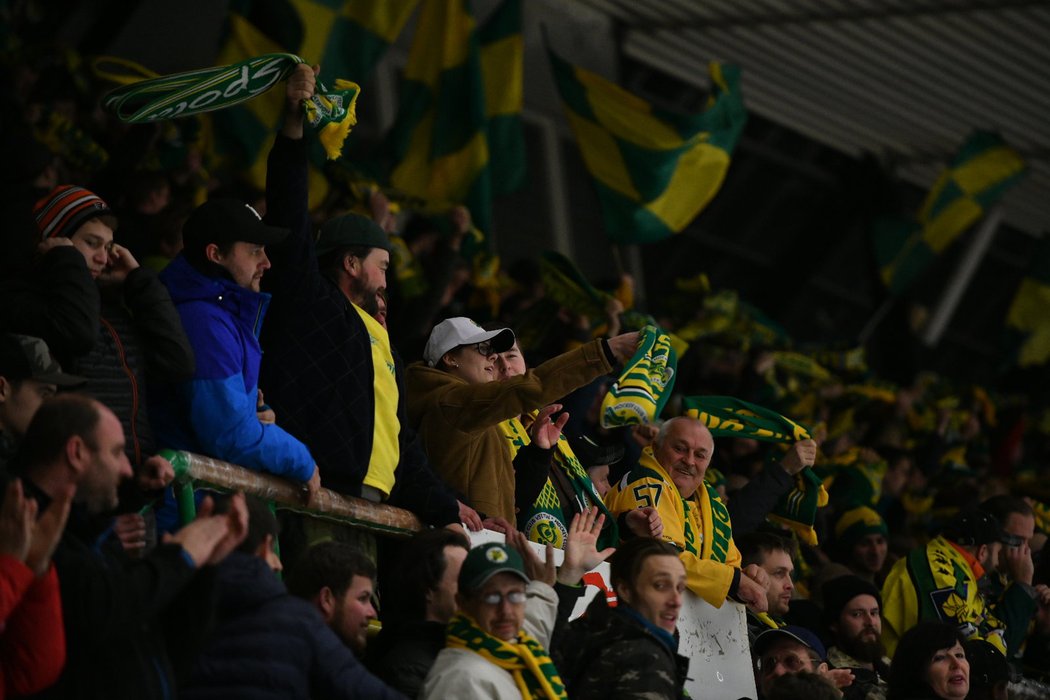 Vsetínští fanoušci dělají na svém zimním stadionu opět skvělou atmosféru