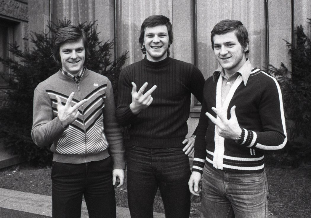 Bratři Šťastní v reprezentaci v sezoně 1979/1980: zleva Marian, Peter a Anton