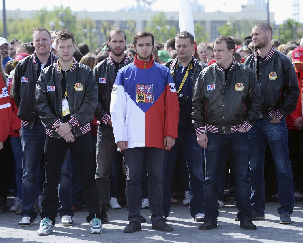 Čeští hokejisté při příjezdu do Minsku