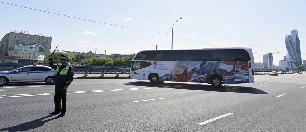 Odjezd české hokejové reprezentace od hotelu na zápas