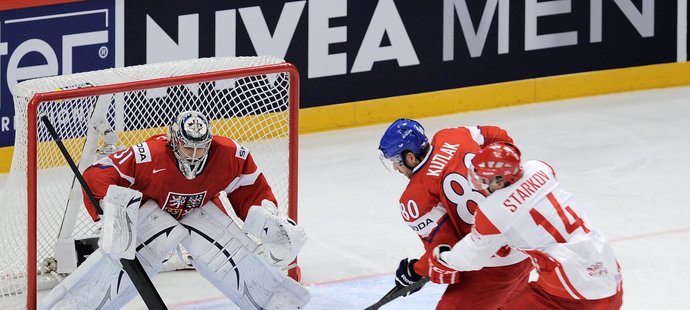 Do české brány se poprvé na šampionátu postavil Ondřej Pavelec