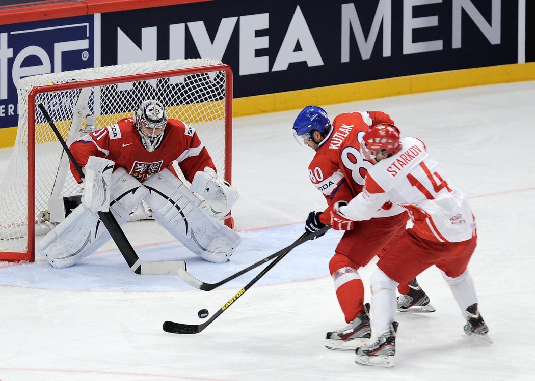 Do české brány se poprvé na šampionátu postavil Ondřej Pavelec