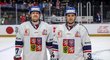 Bratři Michal (vlevo) a Ondřej Kovarčíkové poprvé nastoupili společně v dresu české hokejové reprezentace a hned rozhodli duel s Finskem před zaplněnou O2 arenou