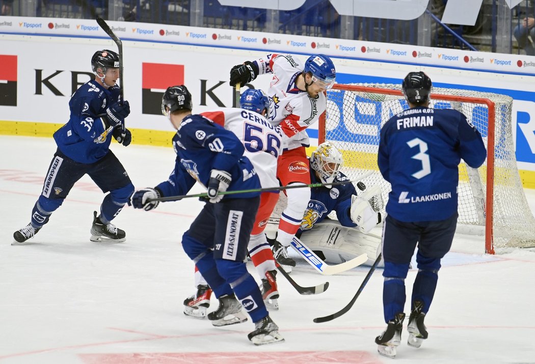 Čeští hokejisté v zápase s Finskem