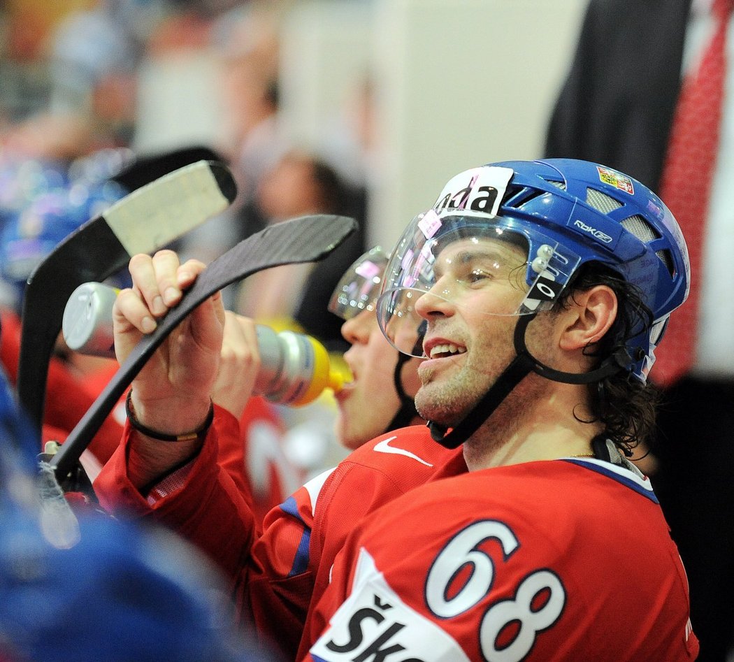 Jagr on the international bench.