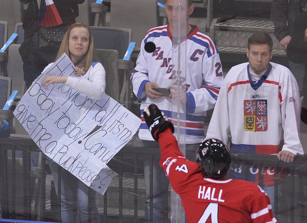 Taylor Hall (Kanada) - Třetí muž kanadského bodování loňského šampionátu bude pořádně vysoko i letos. Jeho zakončení je smrtící.