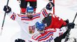 Čeští hokejisté oslavují gól do sítě Kanady