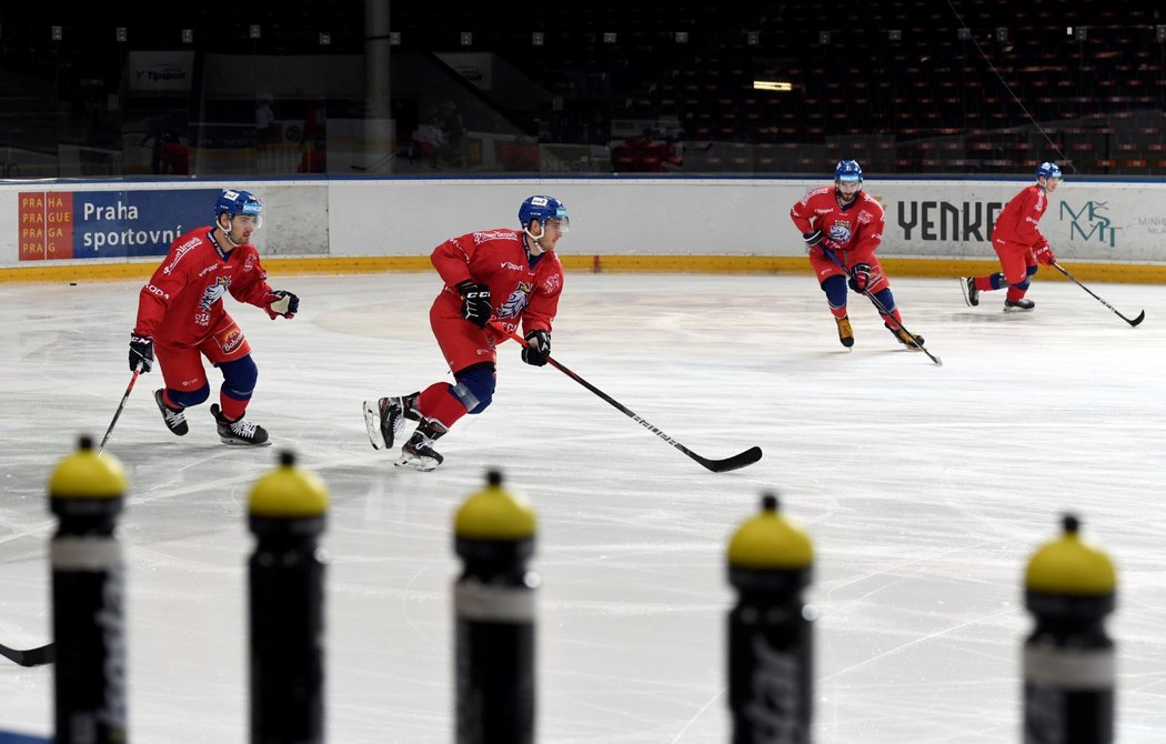 Čeští hokejisté se již připravují na Karjala Cup