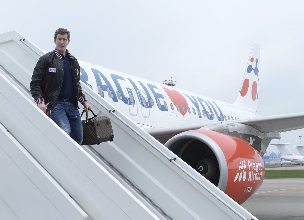 Roman Červenka krátce poté, co letadlo s českými hokejisty přistálo v Minsku