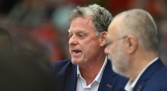 Rulík přeje nástupcům štěstí, tým zatím bez Chlapíka. Přibyli šampioni, kdo skončil? Rulík přeje nástupcům štěstí, tým zatím bez Chlapíka. Přibyli šampioni, kdo skončil?