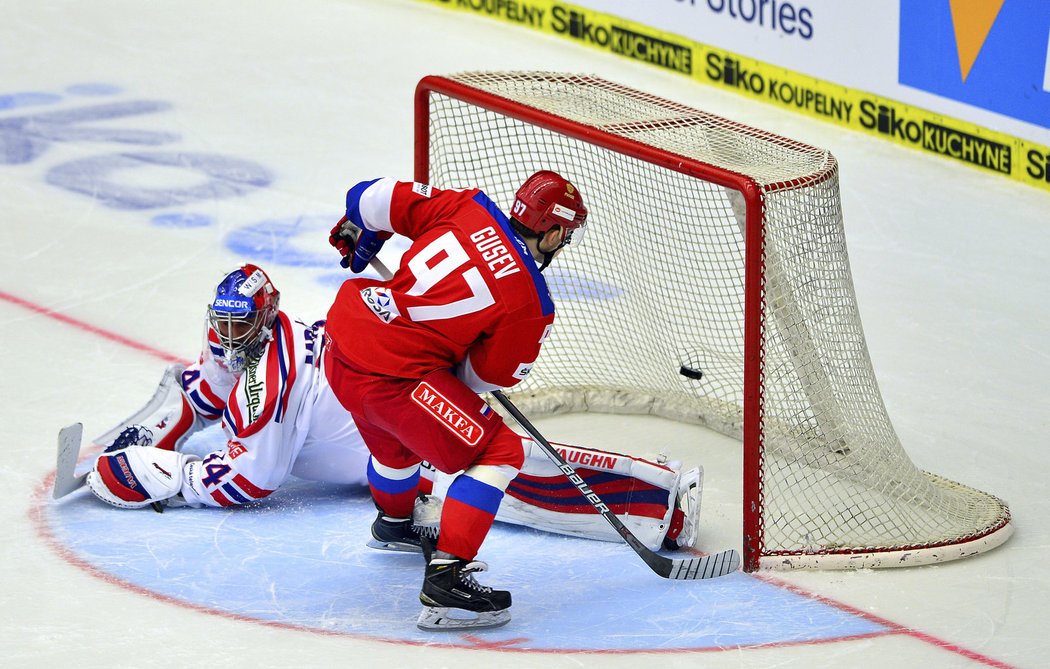 V sedmé sérii nájezdů zajistil sborné výhru útočník Nikita Gusev.