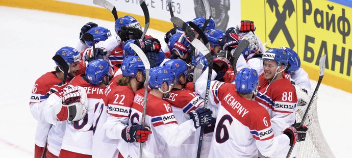 Čeští hokejisté vstoupili do mistrovství světa v Moskvě výhrou 3:0 nad domácím Ruskem