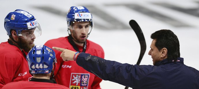 Hokejový trenér Růžička vybral sestavu na EHT