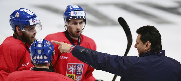Hokejový trenér Vladimír Růžička při tréninku reprezentace