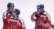 Smutní čeští hokejisté po porážce se Švédskem, vpravo kapitán Tomáš Plekanec