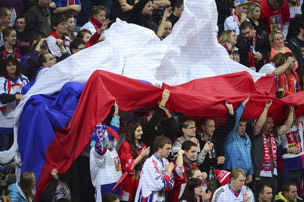 Fanoušci zaplnili O2 Arenu na utkání Česka se Švédskem