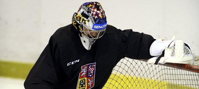 Hokejový brankář Jakub Kovář má zlomený palec na ruce a svému Jekatěrinburgu bude zhruba dva týdny chybět