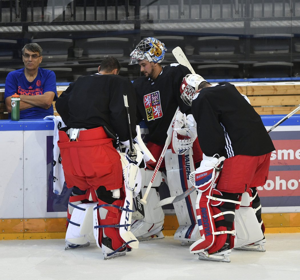 Trojice českých gólmanů Ondřej Pavelec, Michat Neuvirth a Petr Mrázek