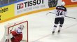 V rozstřelu rozhodl svou druhou trefou v utkání osmnáctiletý talent Auston Matthews.