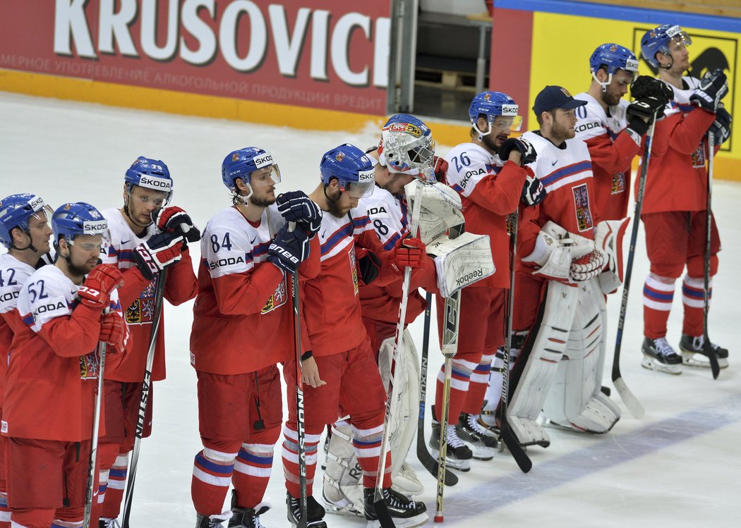 Je konec. Čeští hokejisté si na MS díky prohře s USA 1:2 po nájezdech o cenné kovy nezahrají