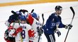 Čeští hokejisté slaví gól v úvodním zápase moskevského turnaje proti Finsku