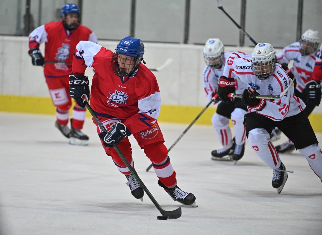 Česko do 18 let na Hlinka Gretzky Cupu v zápase se Švýcarskem