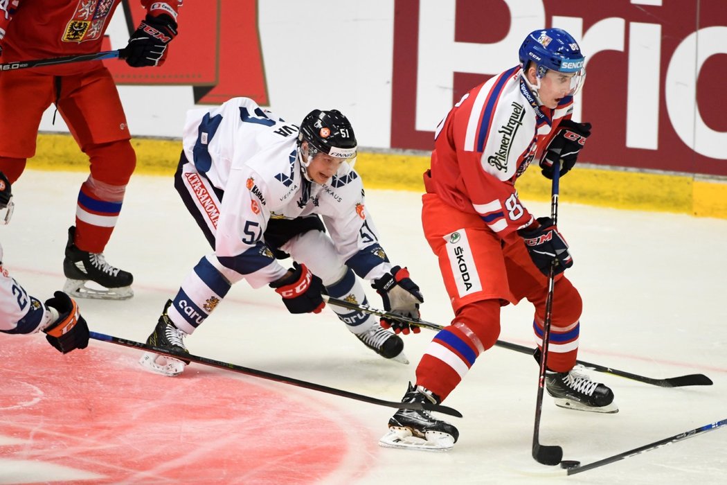 Český útočník Martin Nečas při svém debutu v seniorské reprezentaci