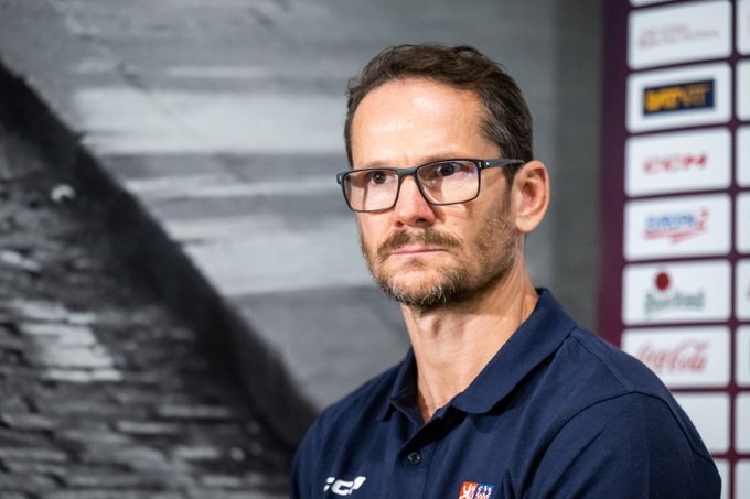 GM Eliáš o souběhu funkcí: Hráče z reprezentace do Slavie přemlouvat nebudu GM Eliáš o souběhu funkcí: Hráče z reprezentace do Slavie přemlouvat nebudu