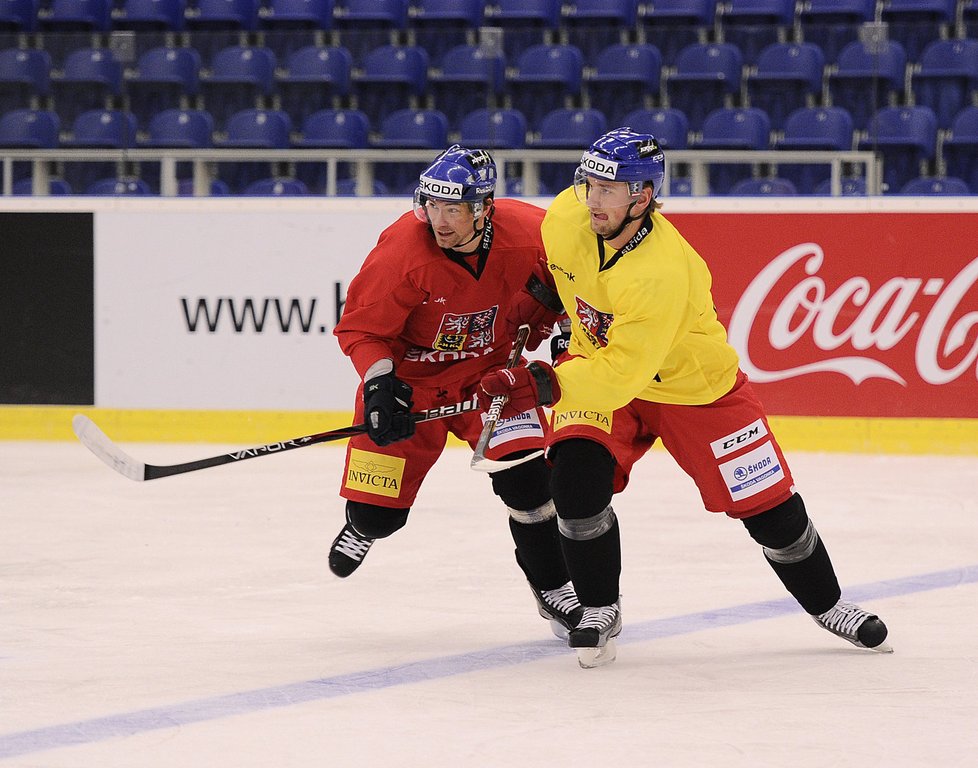 Jakub Kindl (vpravo) na tréninku před turnajem v Brně