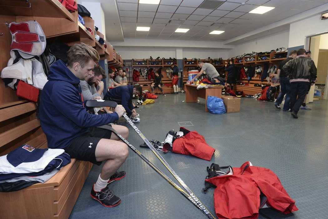 Jakub Kindl v kabině národního týmu.