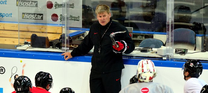 Bill Peters vedl Kanadu na MS jako hlavní trenér ve dvou případech