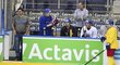 Kouč Vladimír Růžička na tréninku před čtvrtfinále proti Americe vše sledoval výjimečně jen ze střídačky