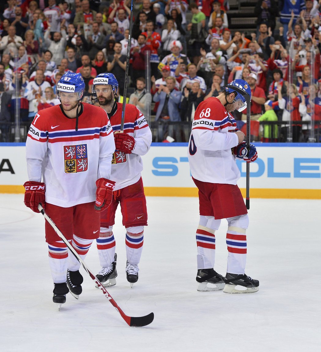 Jaromír Jágr (vpravo) vstřebává zklamání po prohře v zápase o bronz s USA