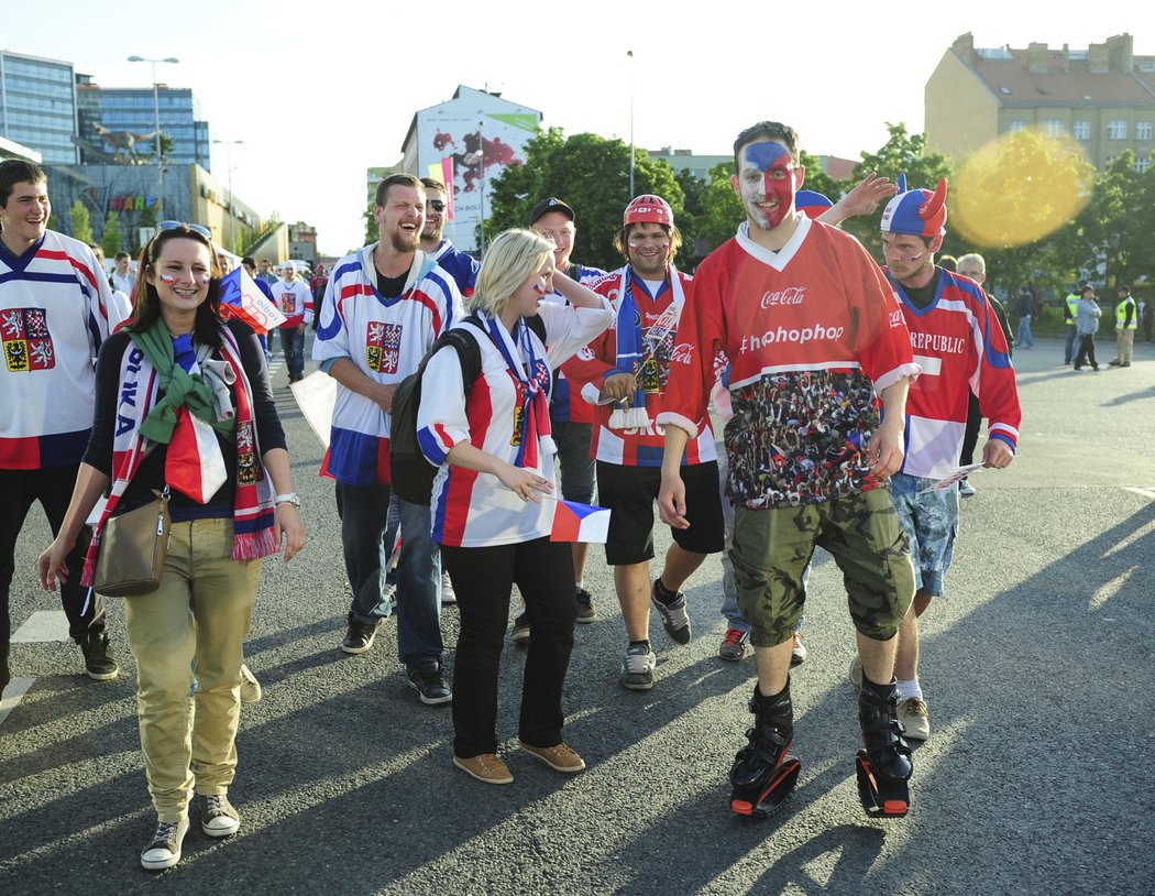 Čeští fanoušci míří na čtvrtfinále hokejového MS s Finskem